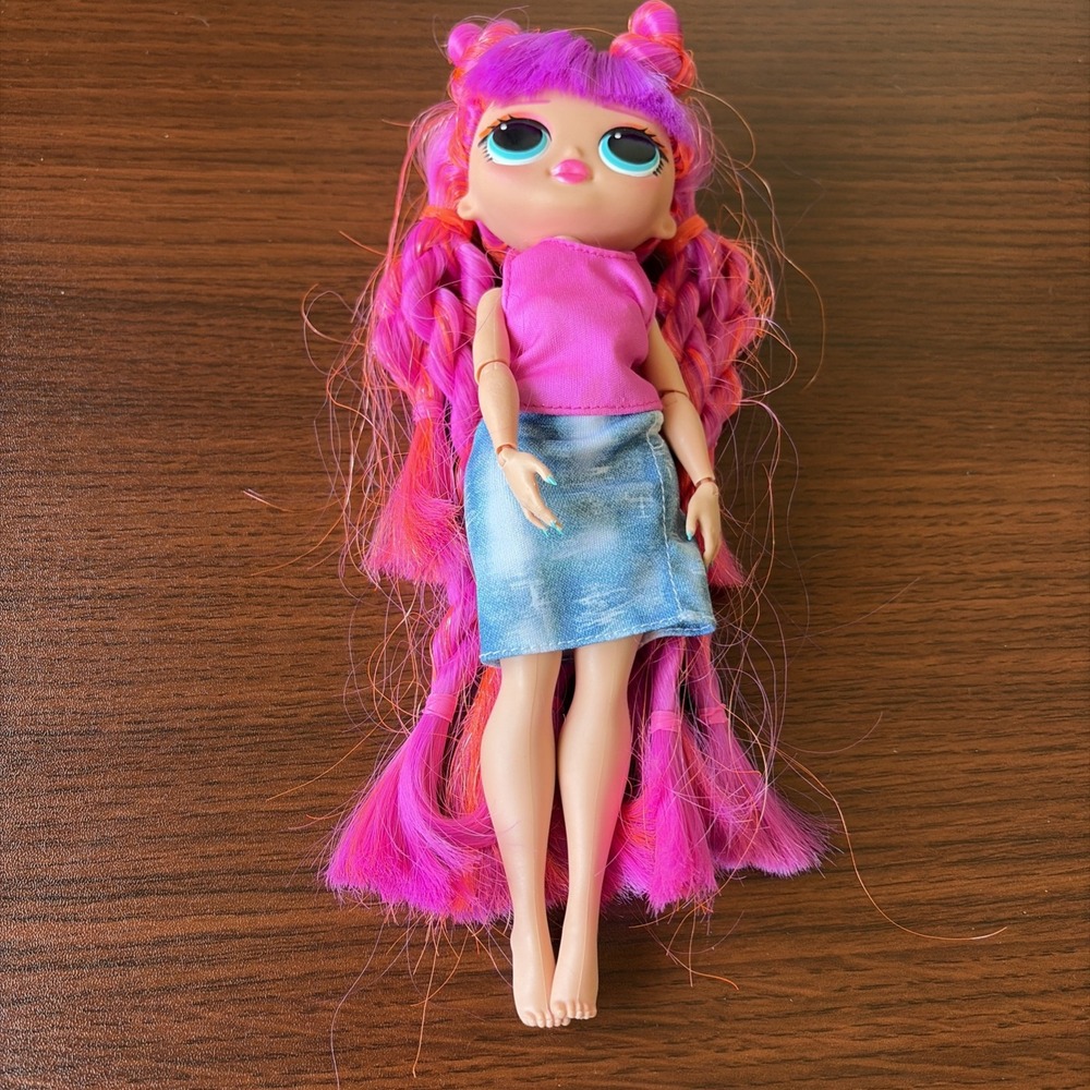 MGA Entertainment LOL Surprise OMG Chick Fashion Doll 10" Pink Orange Neon